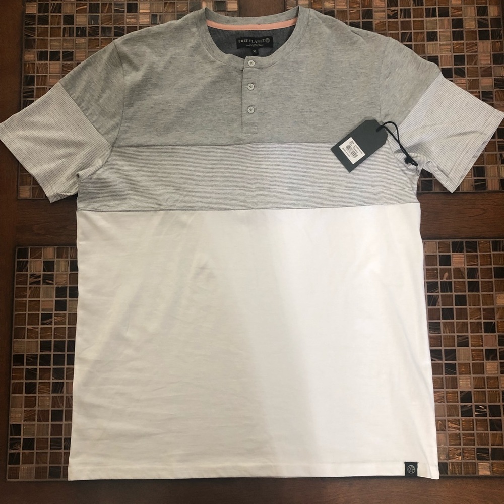 Men’s Free Planet Tee Shirt XL
